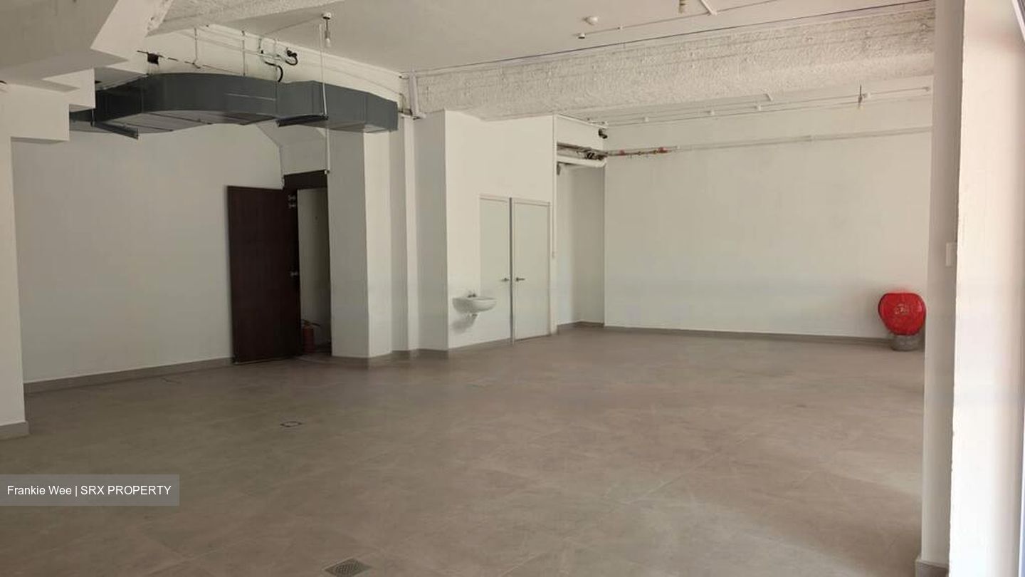 Mackenzie Road (D9), Retail #567749171